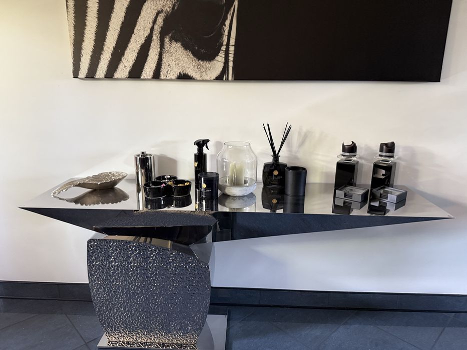 Designerska srebrna konsola lustrzana