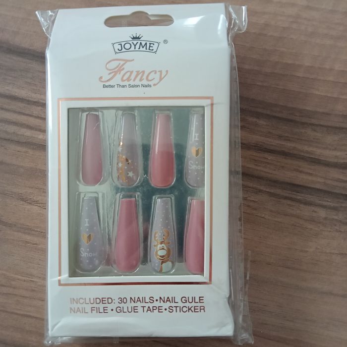 Sztuczne paznokcie ( różne wzory)