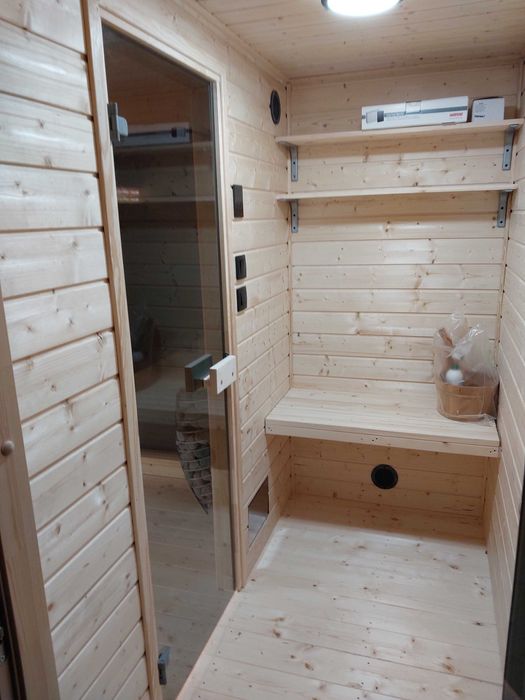 Sauna Zewnętrzna Nowoczesna z Przedsionkiem