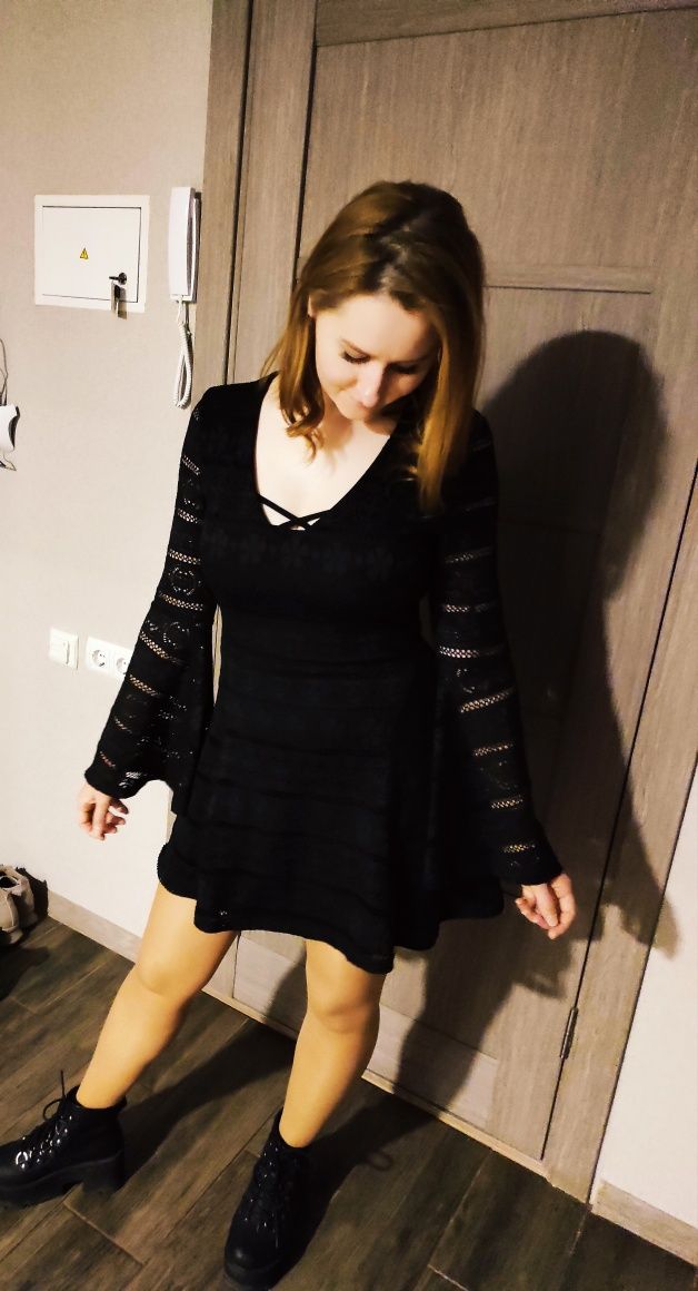 Святкова чорна сукня м, 44