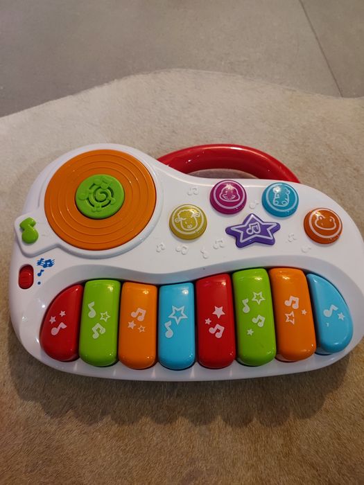 Piano musical criança