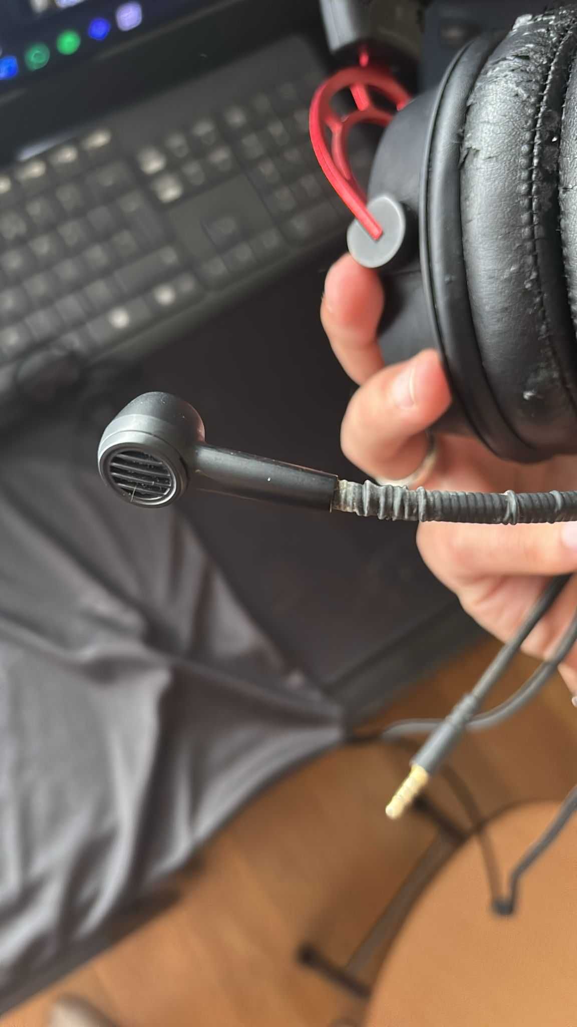 Headphones HyperX Cloud II com microfone - usados