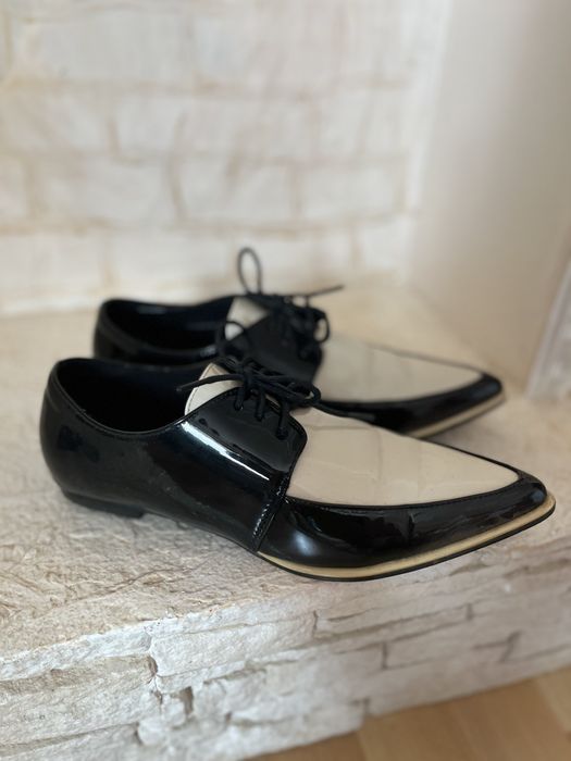 Лакові туфлі 38 розміру