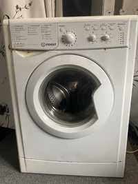 Продам пральну машинку індезіт iwsc51051