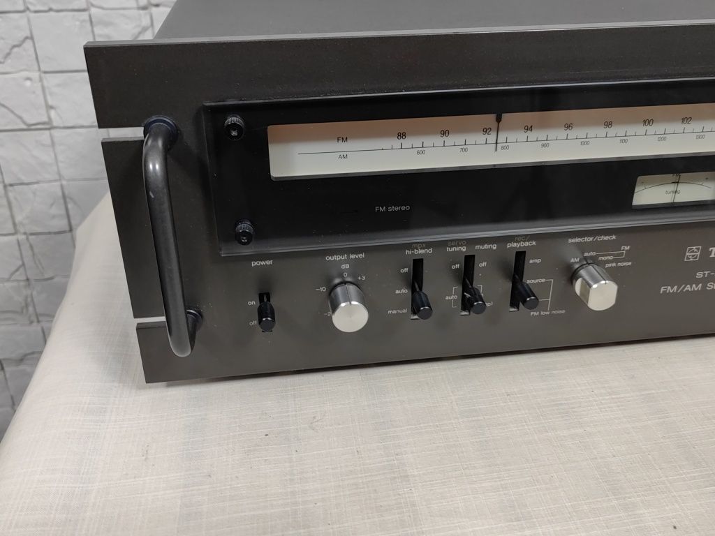 Technics ST-9600 Audiofilski tuner radiowy FM stereo vintage
