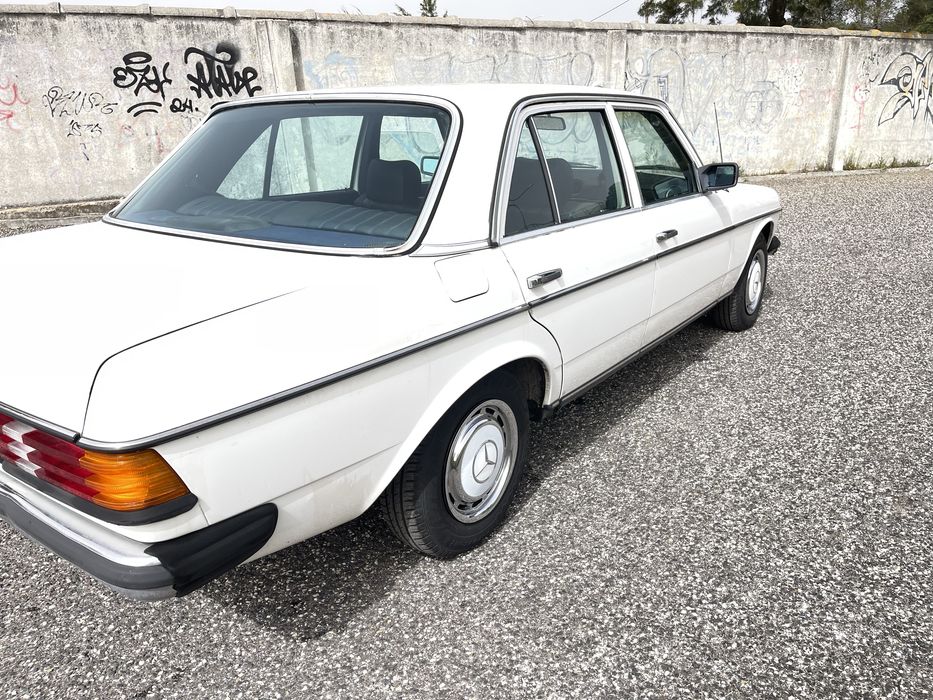Mercedes 300d W123
