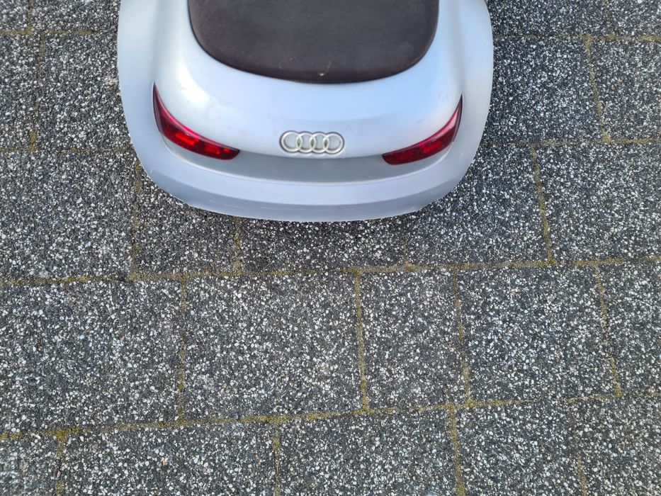 Audi ( oryginal) Jezdzik- odpychacz S jakość