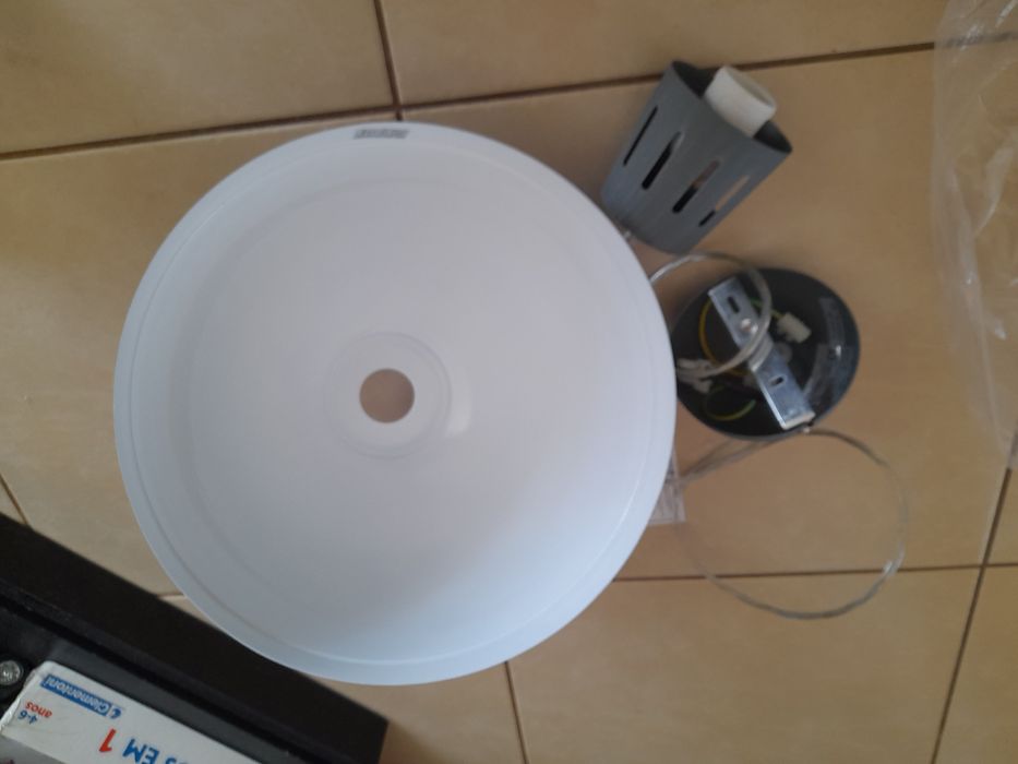 Candeeiro tecto novo