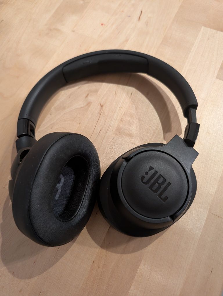 Słuchawki JBL Tune 700BT