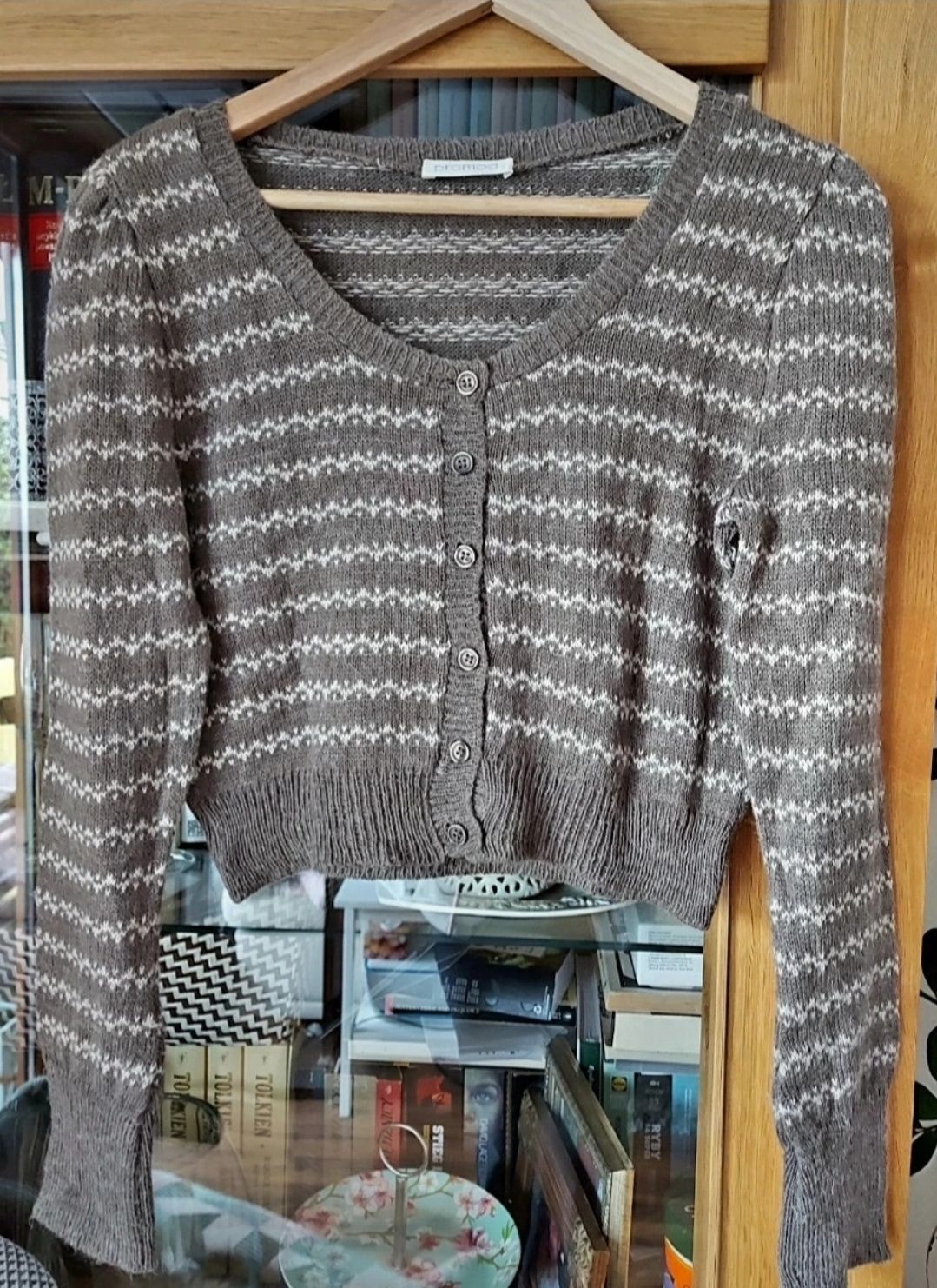 Promod świetny krótki sweter, bardzo dobrej jakości r.S/M