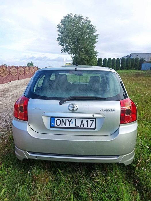 Toyota Corolla 1.6 2004 roku