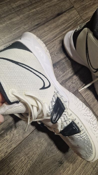 Кроссовки Nike Kyrie 7