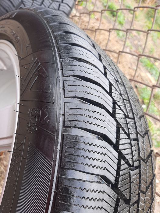 R17 215/50 4×108.пежо 5008/3008