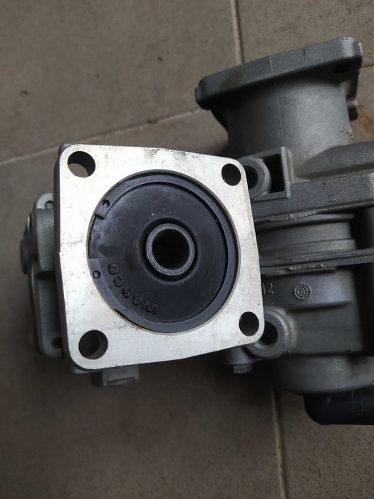 Steyr mercedes zawór hamulca wabco