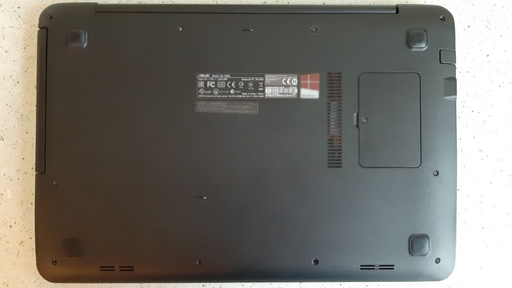 Laptop Asus R556L 15,6"  4 + 8 GB RAM dysk SSD SATA III S55 240 GB