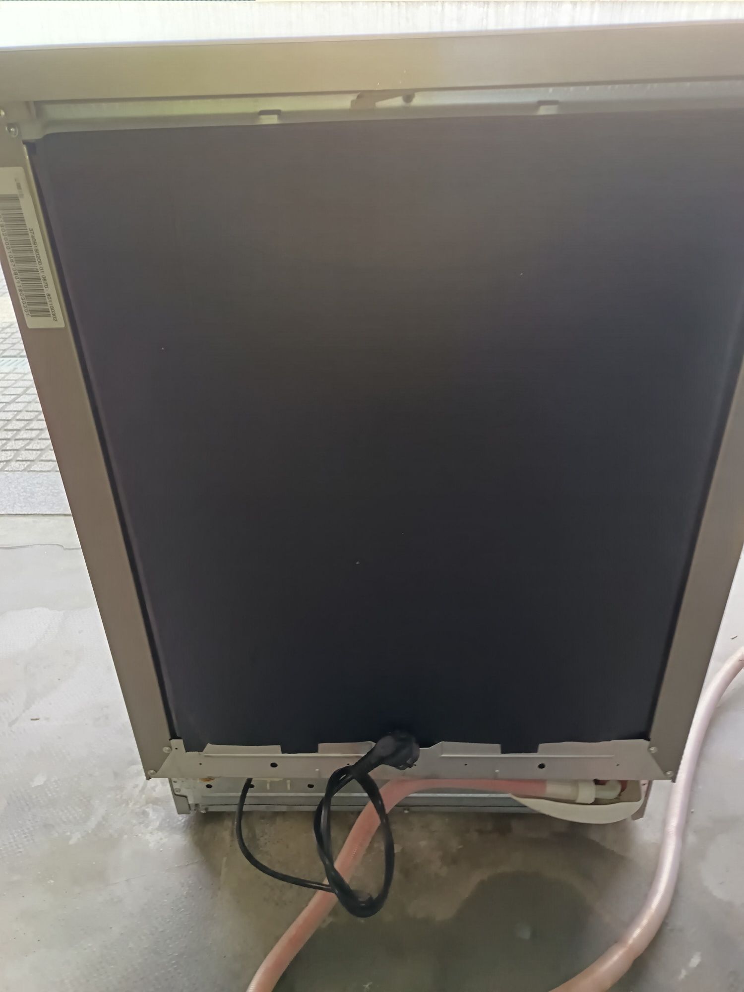 Máquina de loiça Ariston avariada