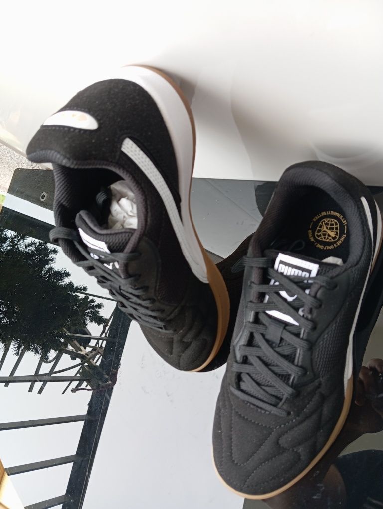 R. 40 Nowe Męskie Buty do futsalu Puma King Top IT w kolorze Black cza