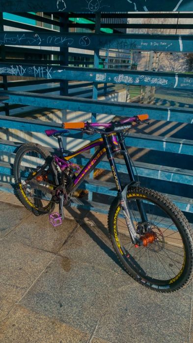 Bicicleta downhill