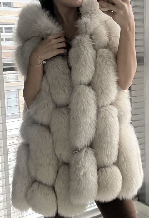 Piekna kamizelka futro  z lisa z kapturem nowa rozm L