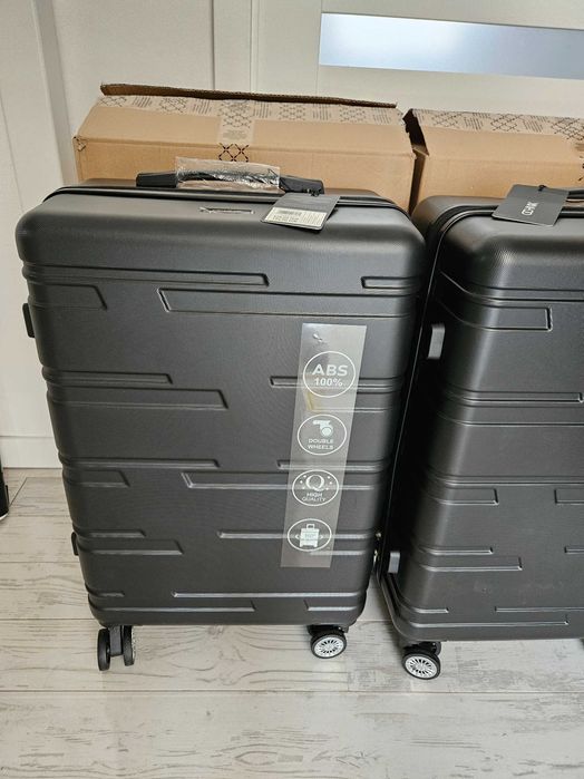 Walizka średnia OCHNIK nowa