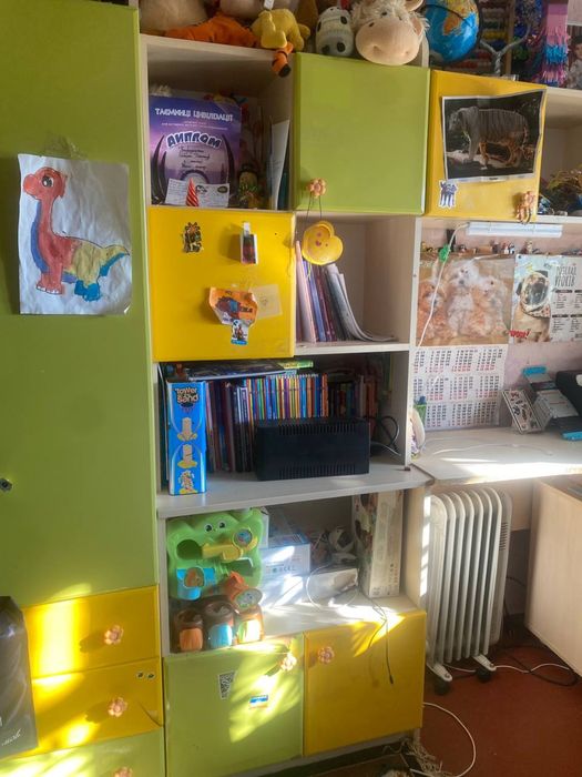 Продам дитячу стінку, мебель, зі столом і тумбою