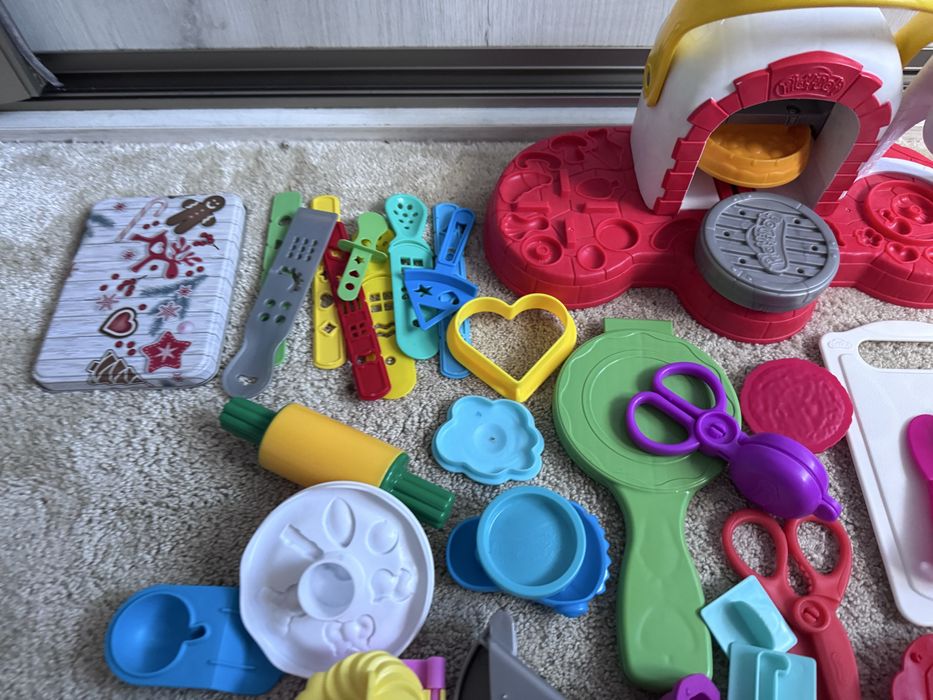 Piasek kinetyczny kinetic sand / walizka /zabawki / akcesoria