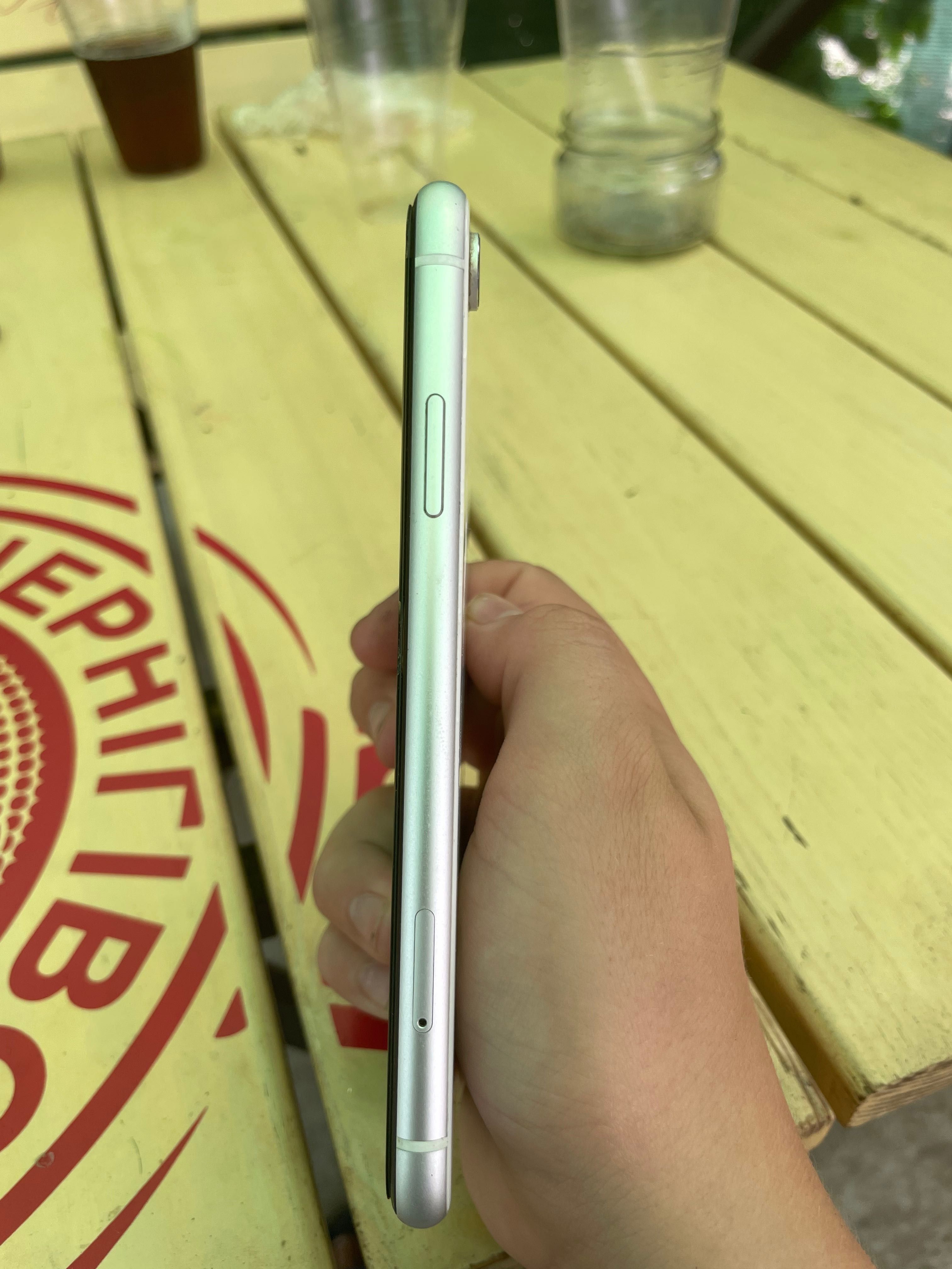Iphone XR білий а