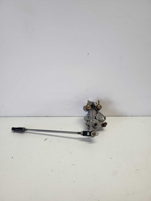 Pompka wtrysku oleju suzuki dt 40 silnik zaburtowy