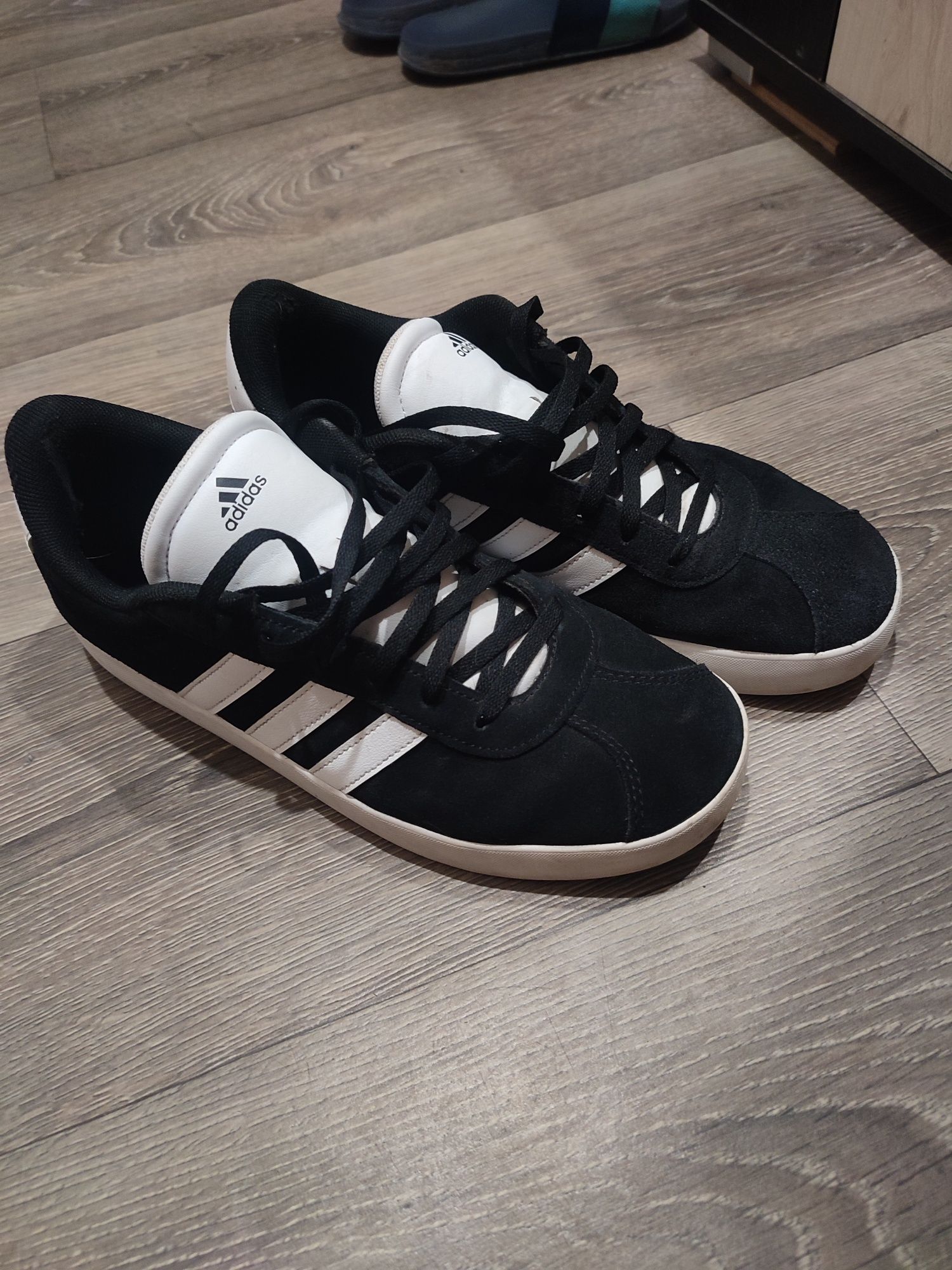 Кросівки adidas 40 розмір