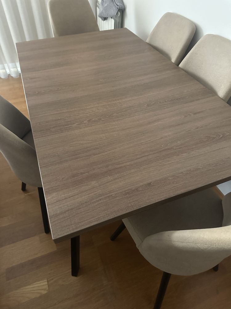 Mesa de sala de jantar