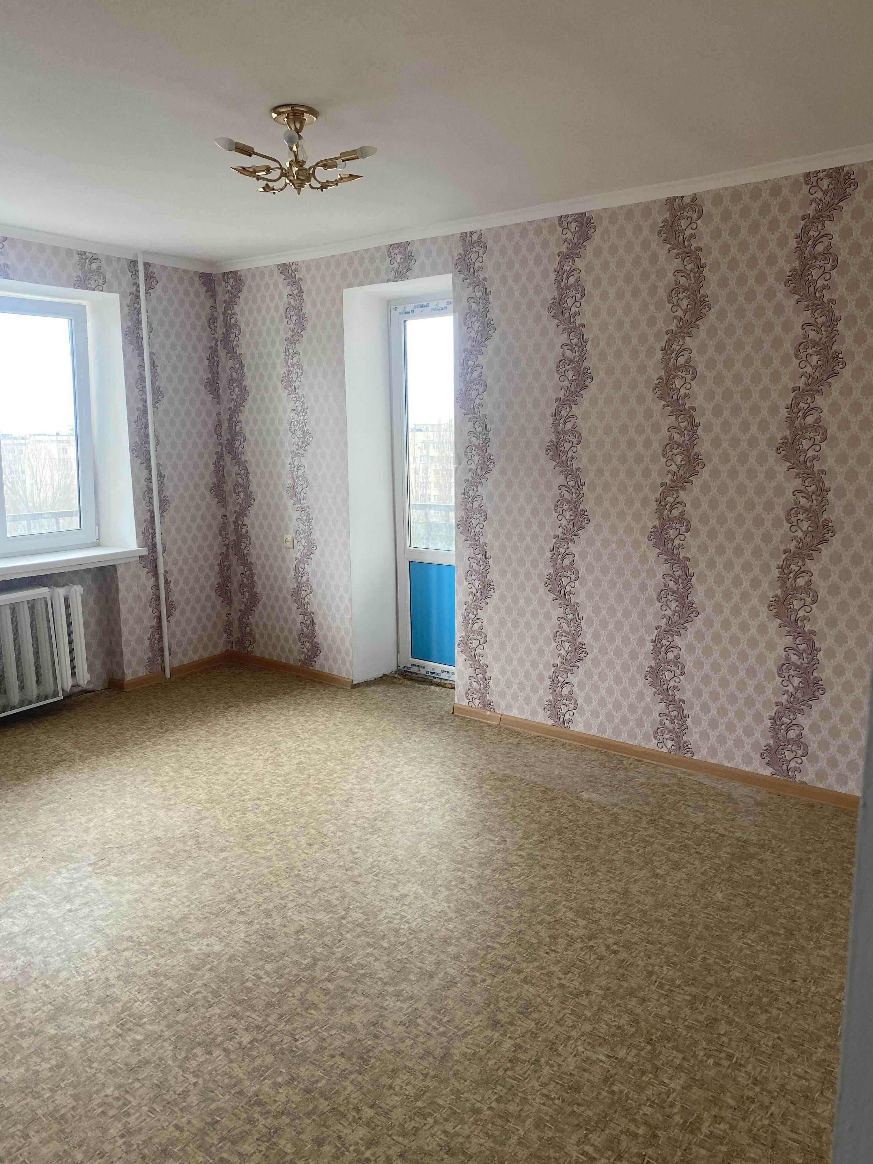 Продам 2 комнатную квартиру  в центре поселка Котовского.