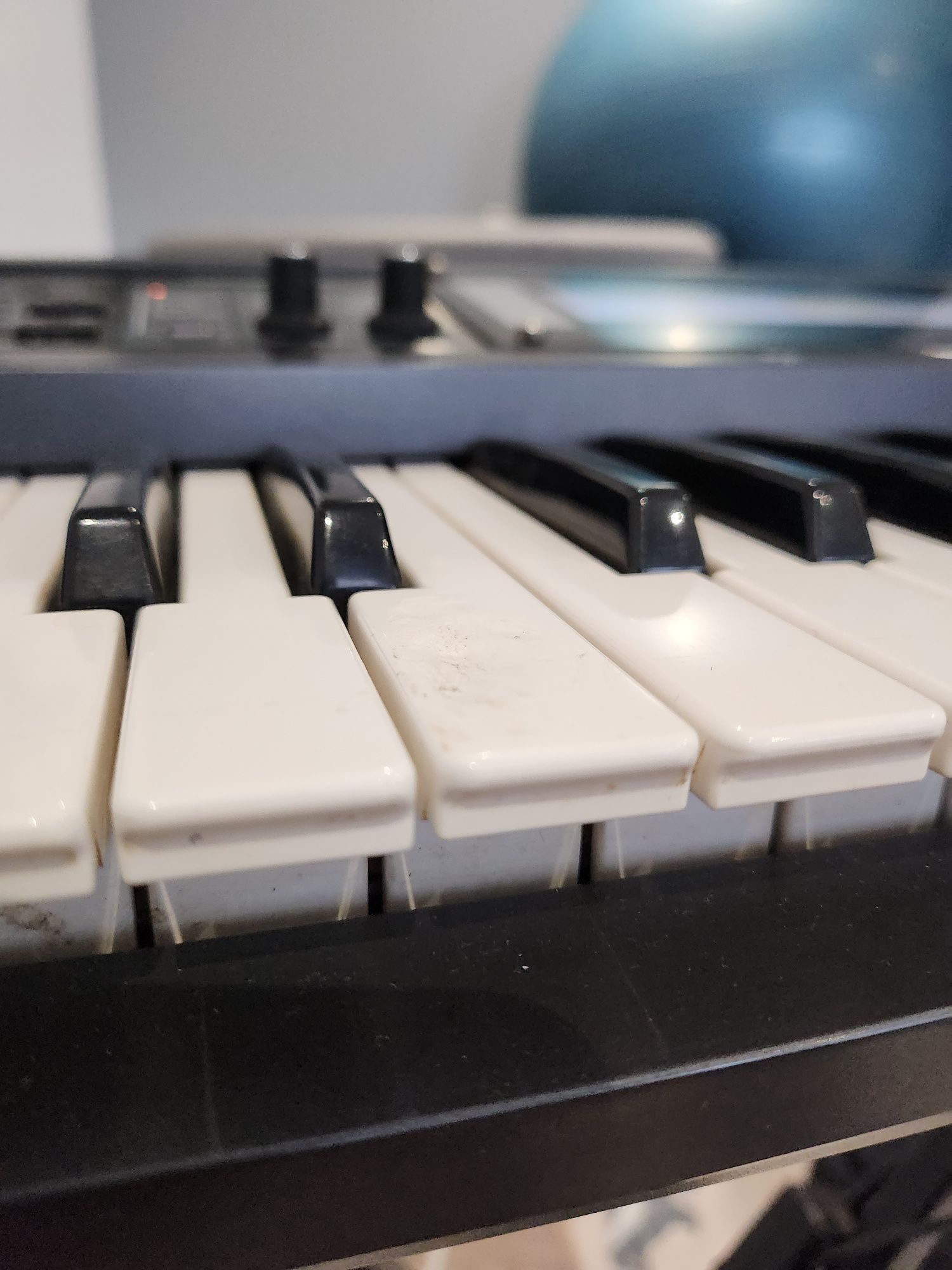 Zestaw keyboard Roland gw-8, mikser x1204, torba, statyw, mikrofon