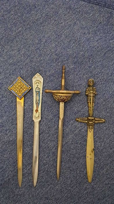 Conjunto de 4 Abre Cartas Antigos