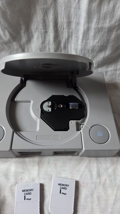 PS1 fat com picostation comando e cartões de memória