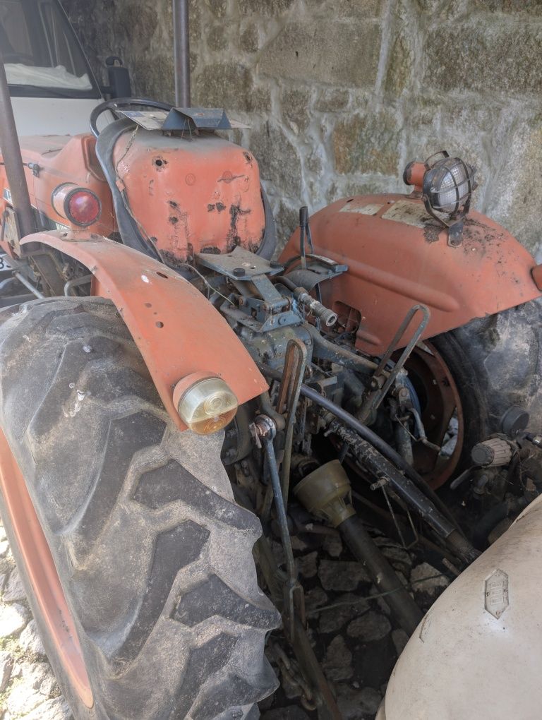 Trator Kubota L295