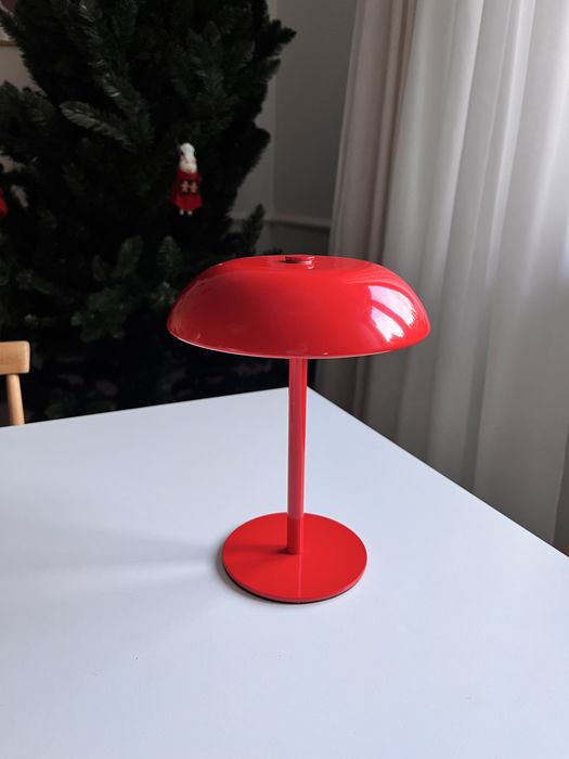 Czerwona lampka Zara - ładowana usb C