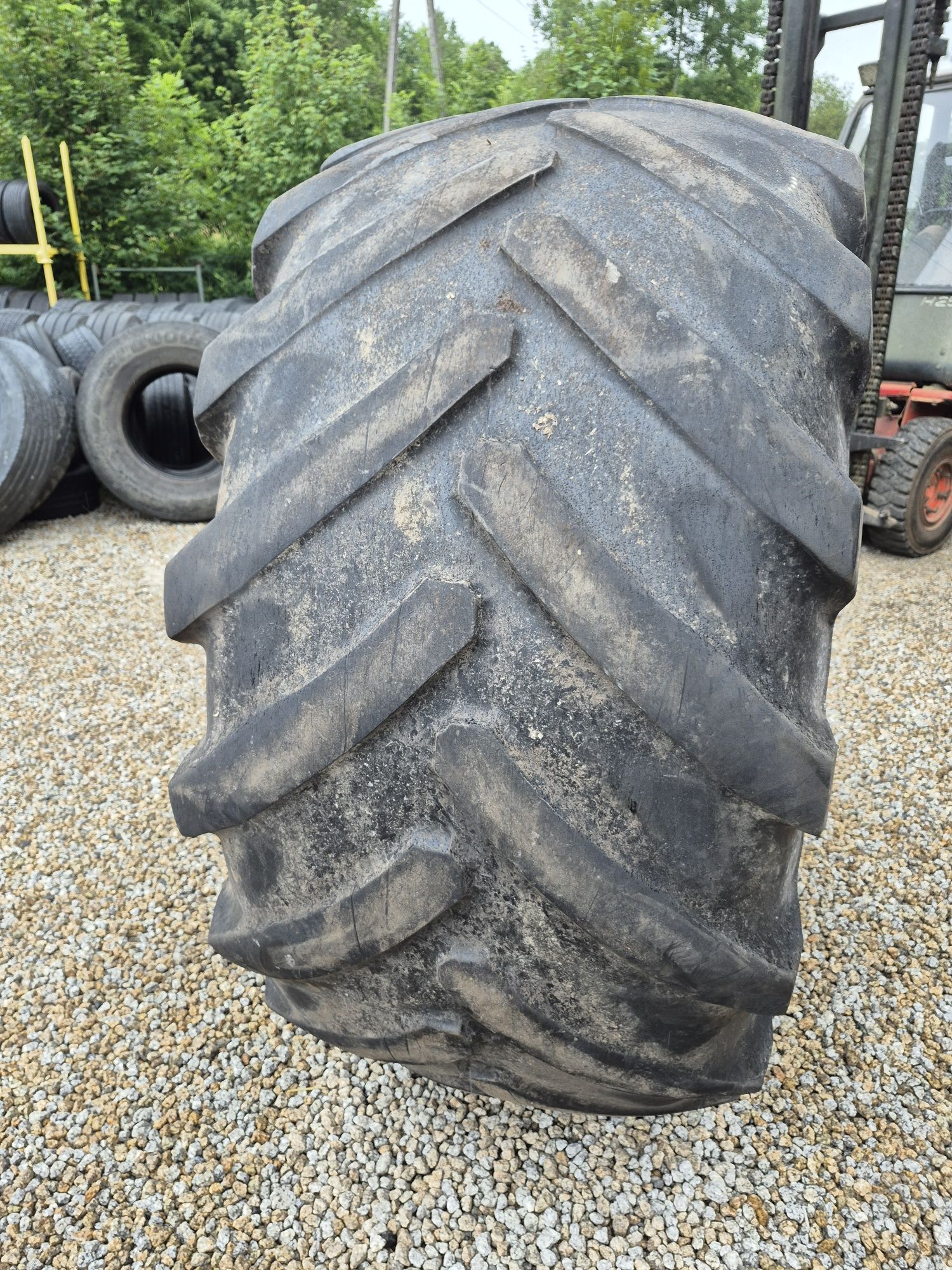 Opony 750/65R 26 z Niemiec.