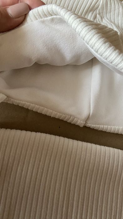 Демисезонная шапка и снуд белого цвета 50-52р