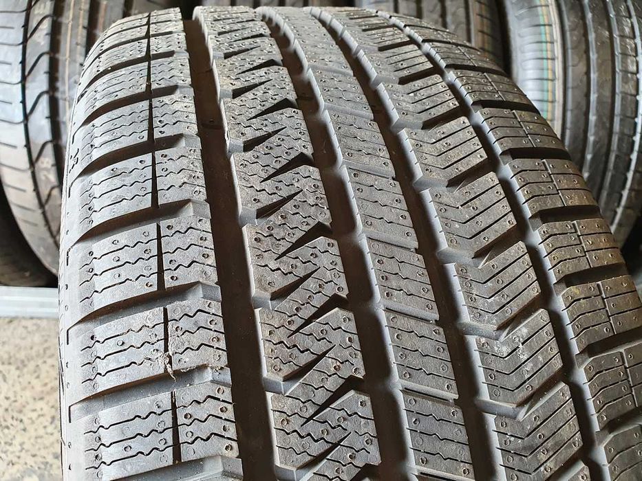 1x Opona całoroczna 235/40/18 VREDESTEIN Quatrac 5 - 95Y XL DEMO