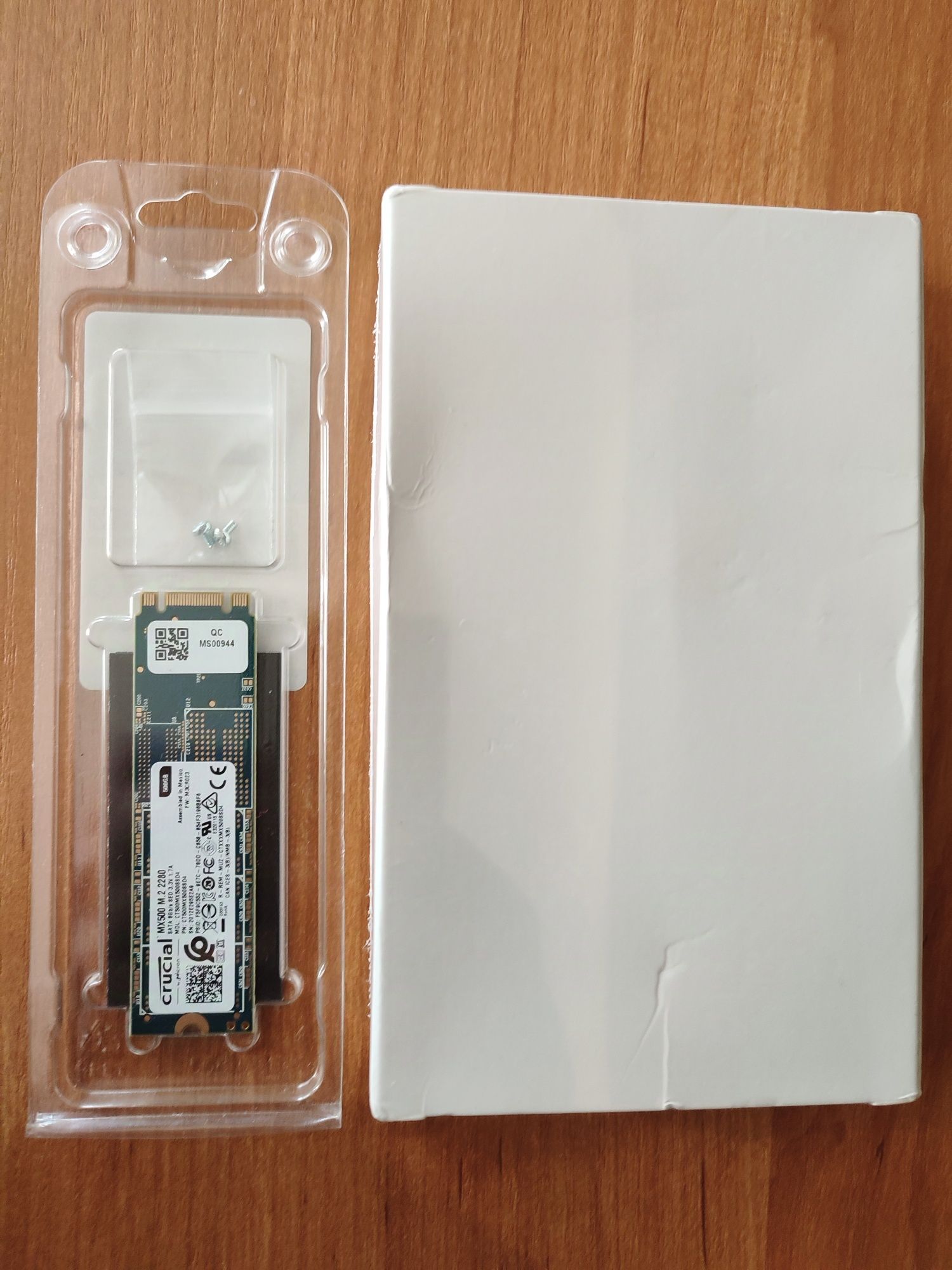 Dysk SSD Crucial MX500 500GB m.2 SATA + obudowa m.2 SATA. Nowe.