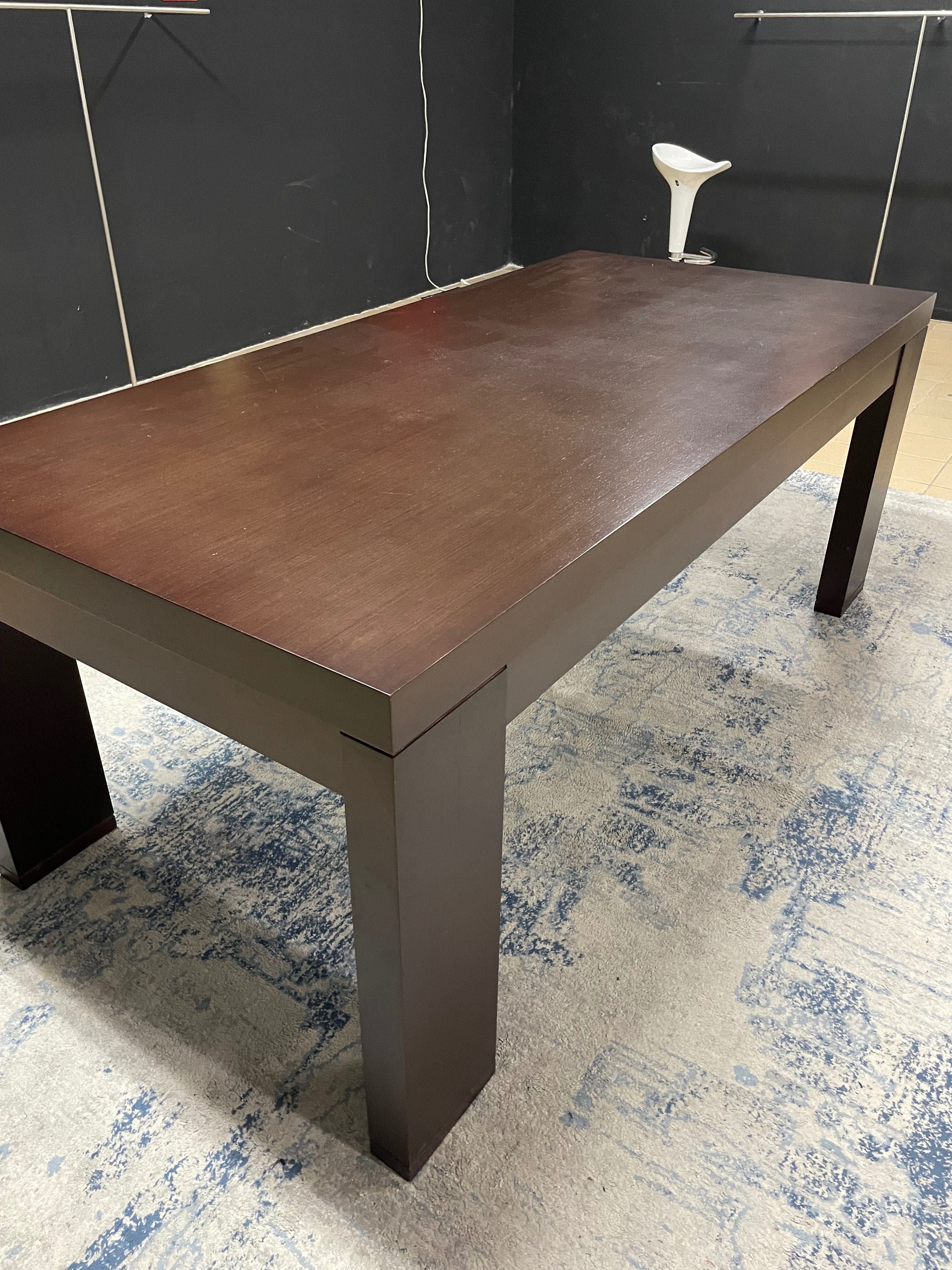 Mesa jantar folheada