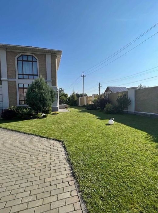 Купите шикарный дом Левый берег большой участок