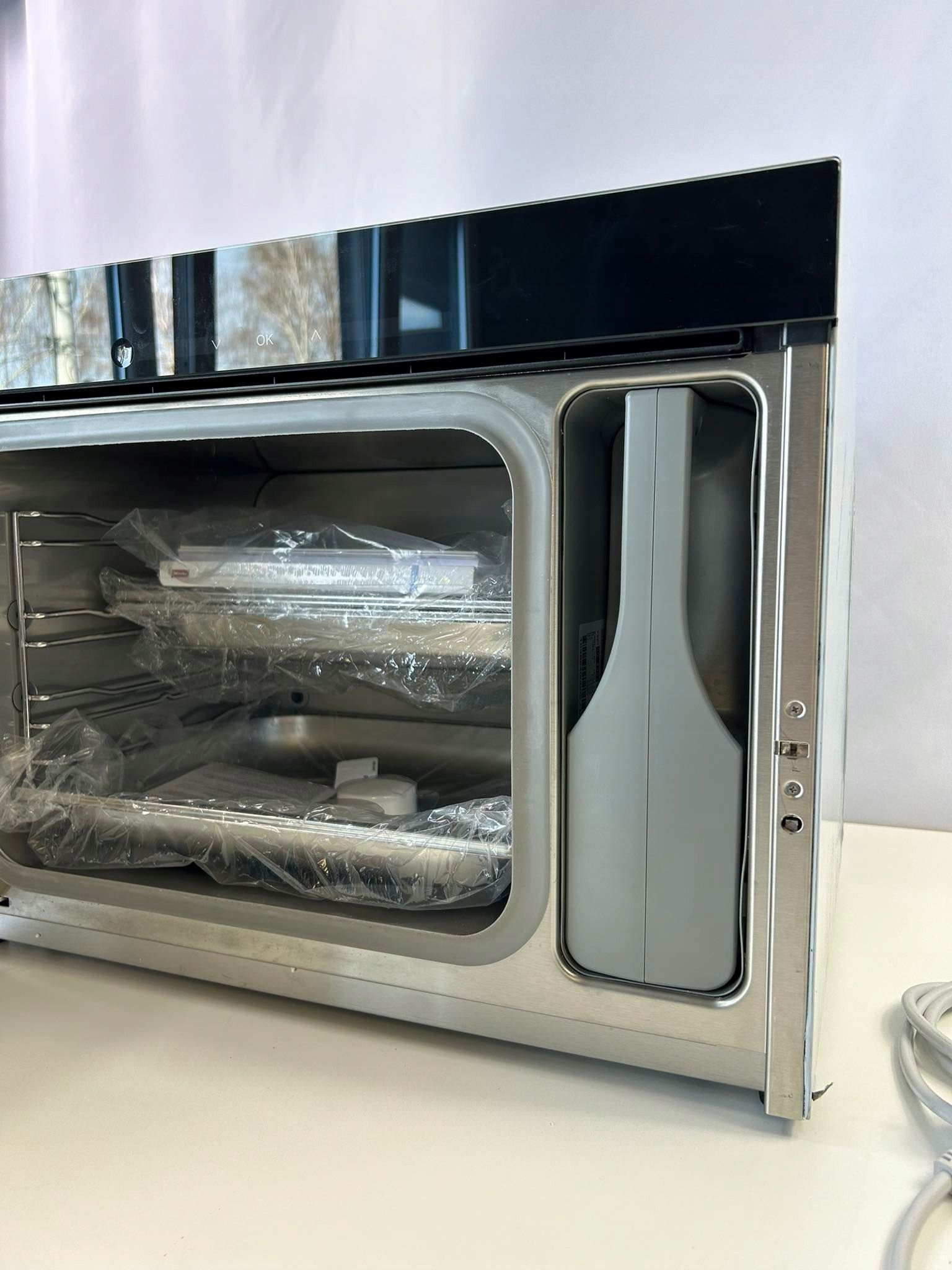 Mini piekarnik Miele GourmetStar DG 6001 24 l srebrny/szary OPIS!!