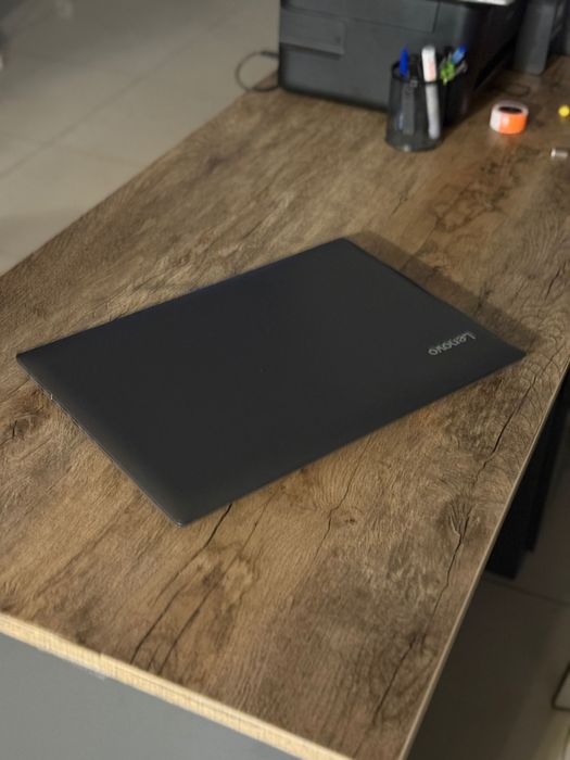 Ноутбук Lenovo i5-7200u 8гб 250Гб SSD