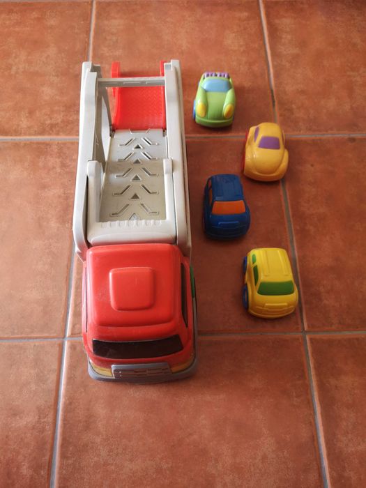 Camião e carrinhos super divertidos.