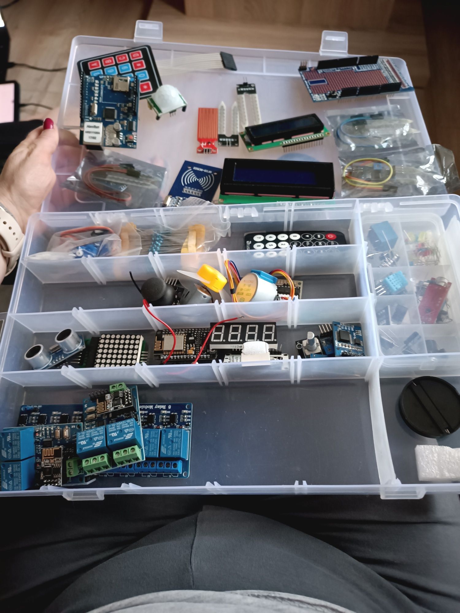 Zestaw elementów dla elektronika
