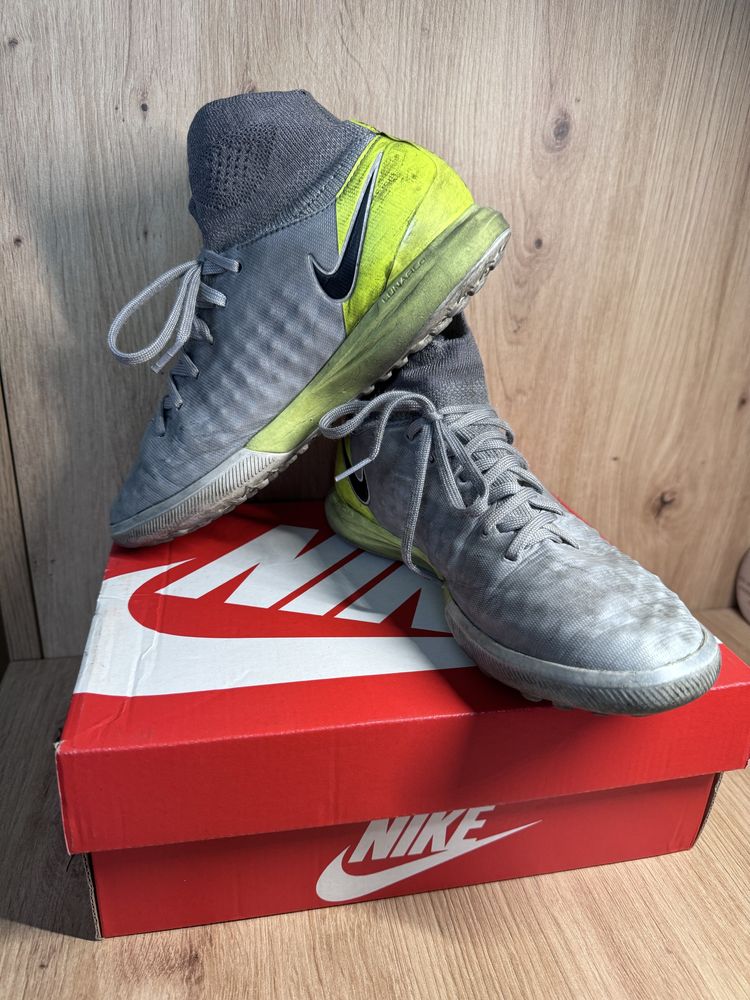 Nike Macistax сороконіжки 36,5