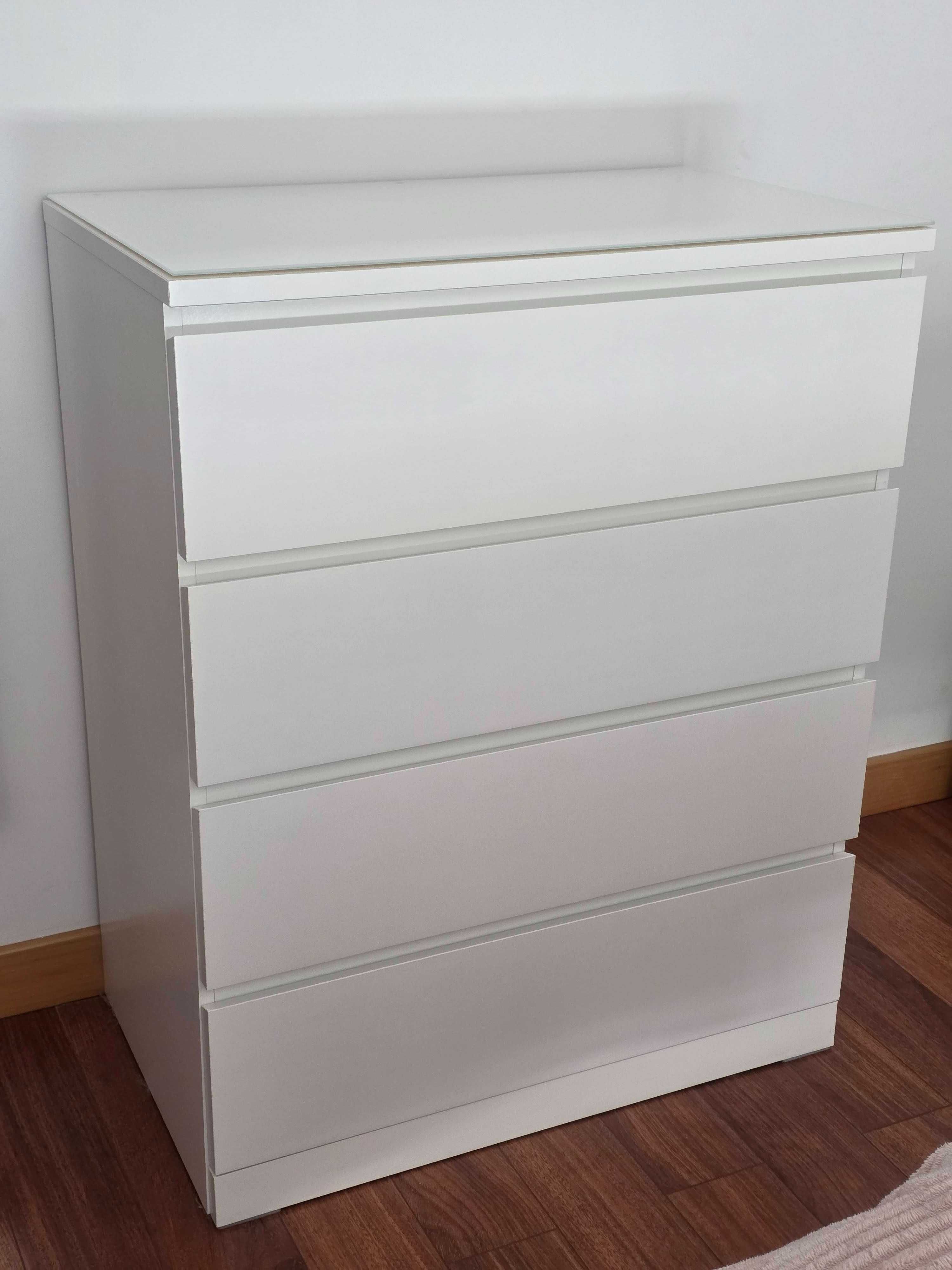 Cómoda Ikea MALM c/4 gavetas e tampo em Vidro