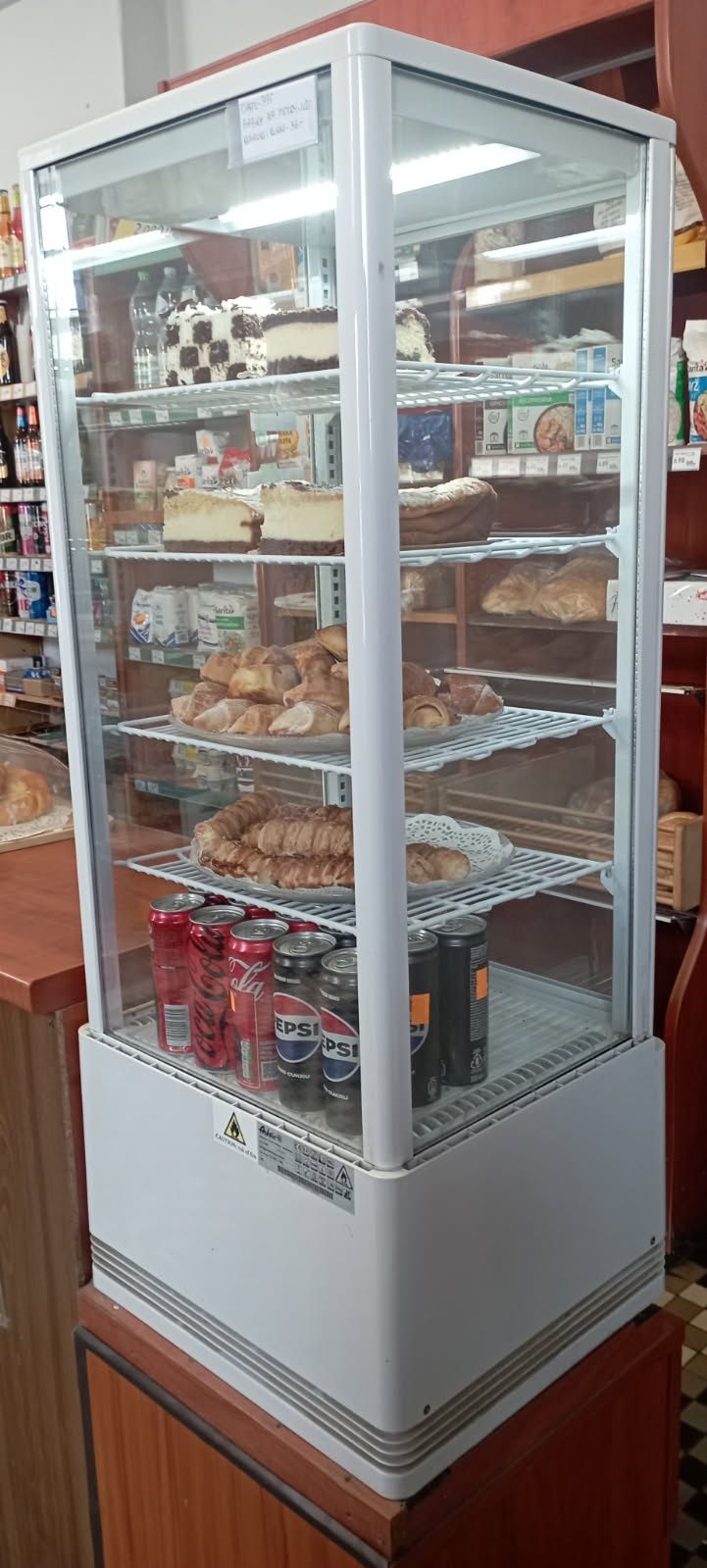 Lodówka chłodnia sklepowa