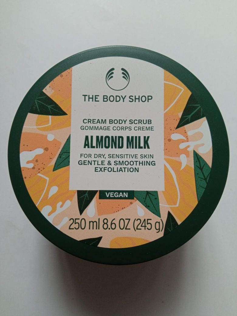 The body shop peeling do ciała mleczko migdałowe